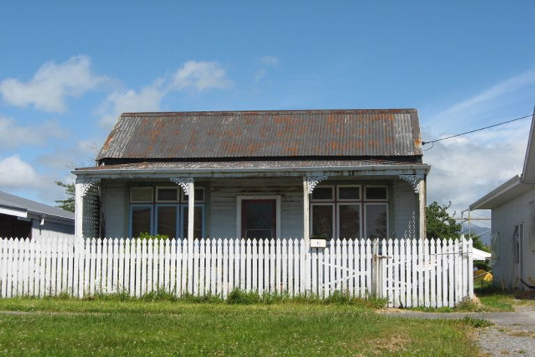 Photo of property in 10 Gladstone Street, Westport, 7825