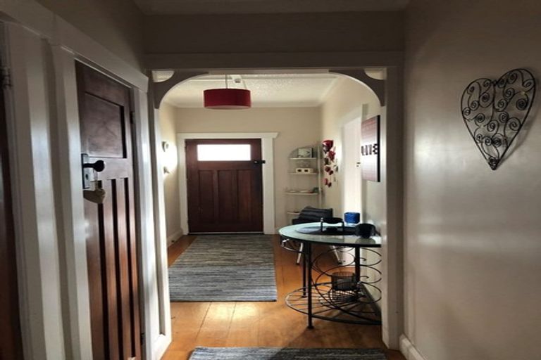 Photo of property in 22 Ngaio Street, Strandon, New Plymouth, 4312