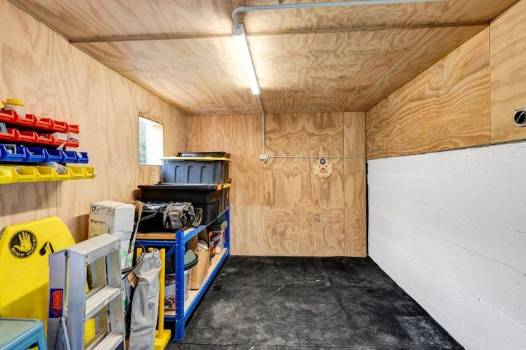 Photo of property in 7 Lemont Place, Westown, New Plymouth, 4310