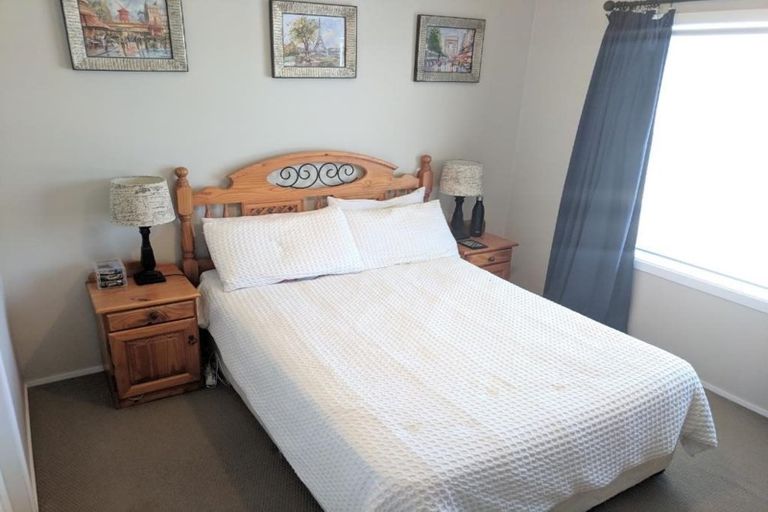 Photo of property in 2/24 Stredwick Drive, Torbay, Auckland, 0630