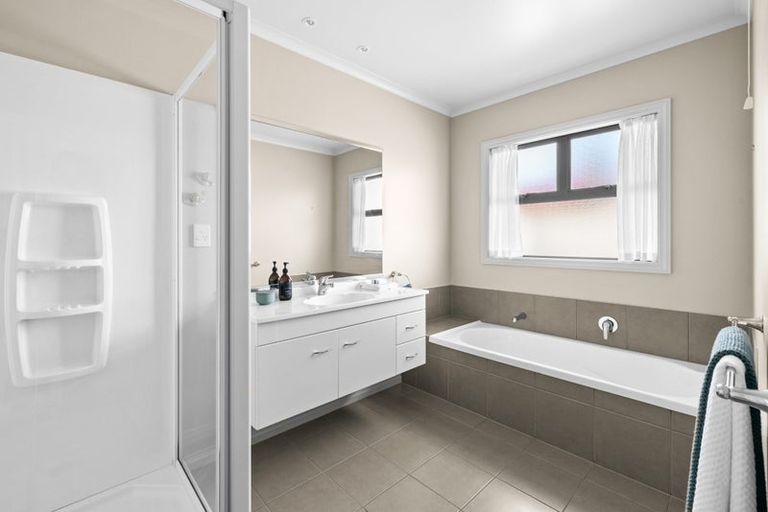 Photo of property in 12 Merlot Drive, Greenmeadows, Napier, 4112