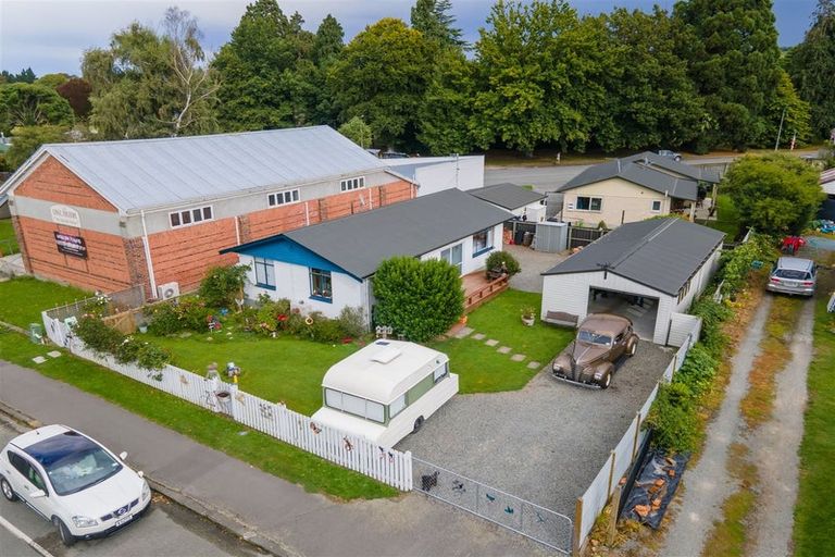 Photo of property in 100 Talbot Street, Geraldine, 7930