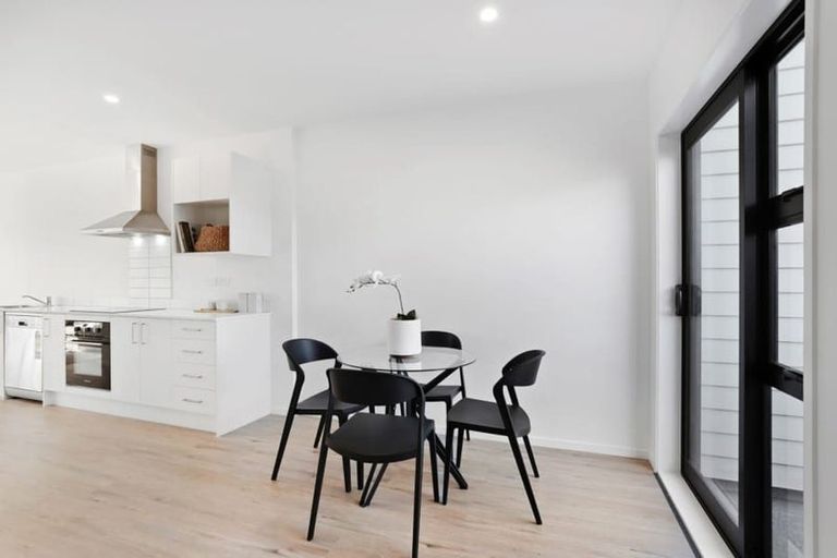 Photo of property in 152b Mcleod Road, Te Atatu South, Auckland, 0610