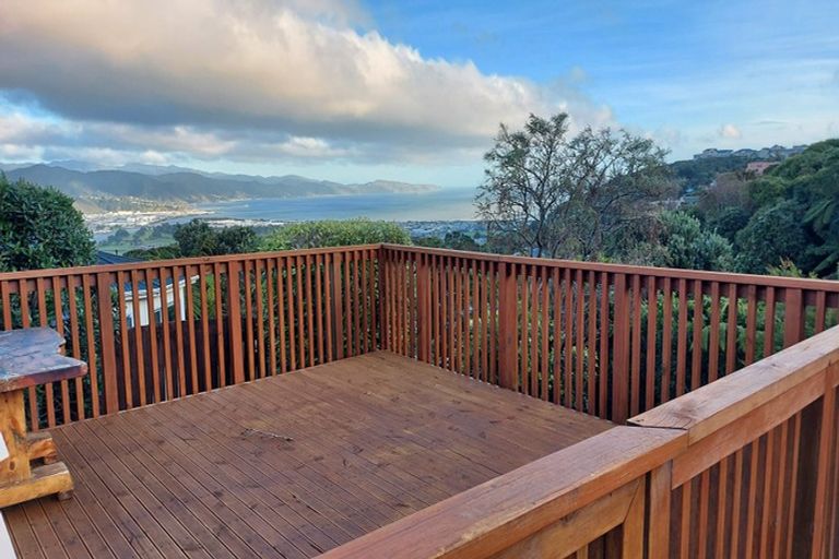 Photo of property in 20a Eastview Grove, Normandale, Lower Hutt, 5010