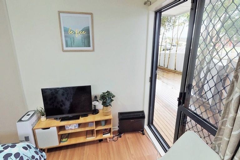 Photo of property in Krisley Court, 25/6 Ambrico Place, New Lynn, Auckland, 0600