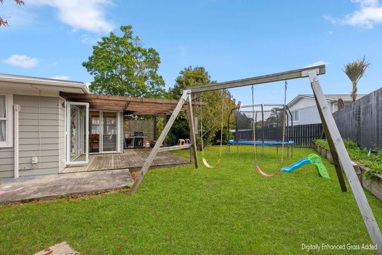 Photo of property in 10 Awaroa Road, Sunnyvale, Auckland, 0612