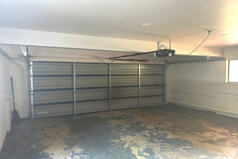 Photo of property in 1/32 Waverley Avenue, Glenfield, Auckland, 0629