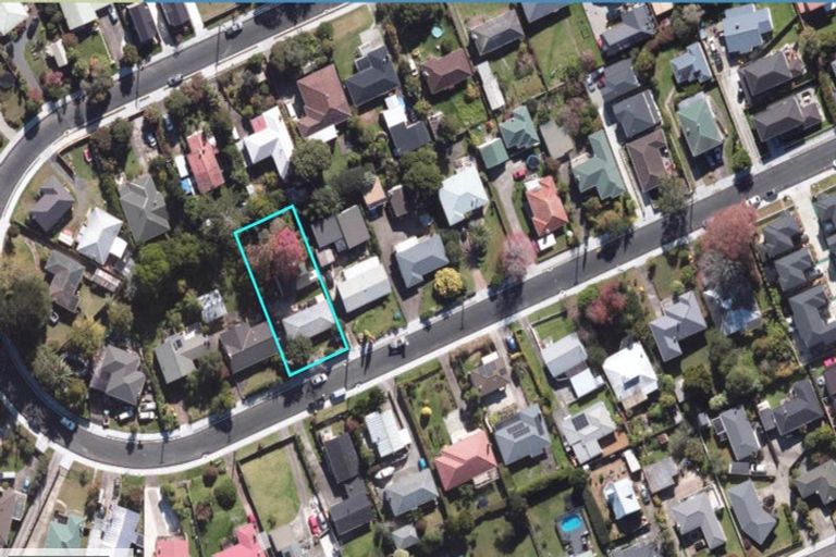 Photo of property in 19 Sherwood Avenue, Te Atatu South, Auckland, 0610