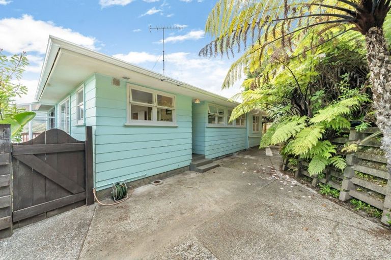 Photo of property in 75 Logie Street, Stokes Valley, Lower Hutt, 5019