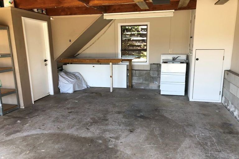 Photo of property in 1/17 Weldene Avenue, Glenfield, Auckland, 0629