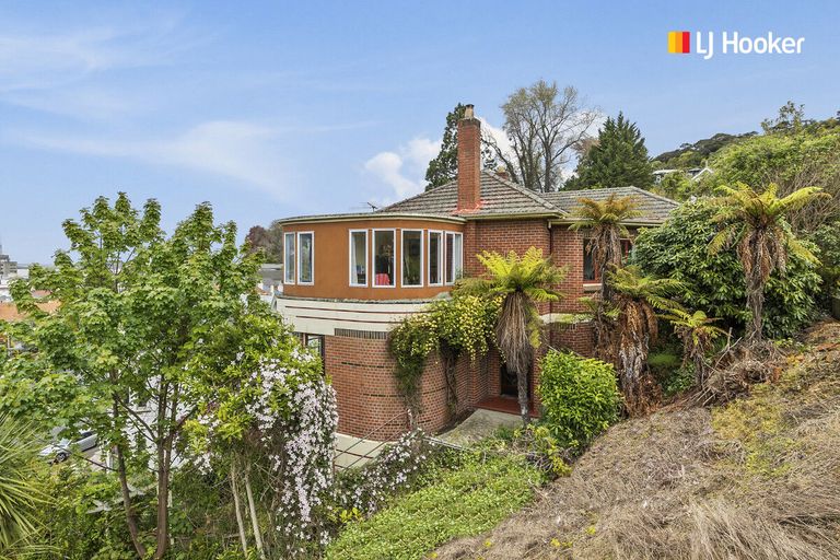 Photo of property in 60 Queen Street, North Dunedin, Dunedin, 9016