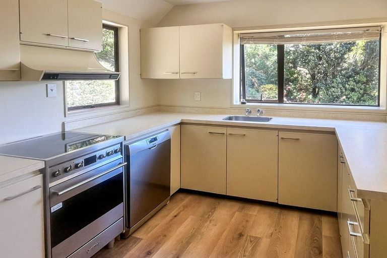 Photo of property in 1/20a Main Road, Mount Pleasant, Christchurch, 8081