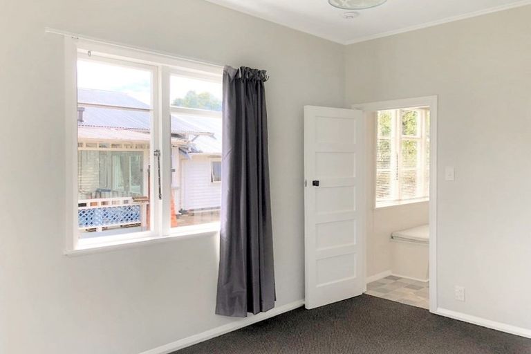 Photo of property in 37 Swiss Avenue, Gonville, Whanganui, 4501