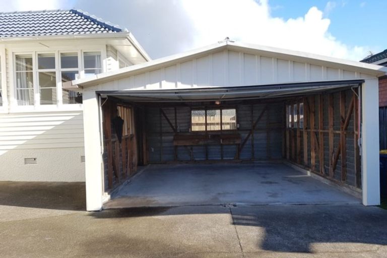 Photo of property in 2/37 Shakespeare Road, Milford, Auckland, 0620