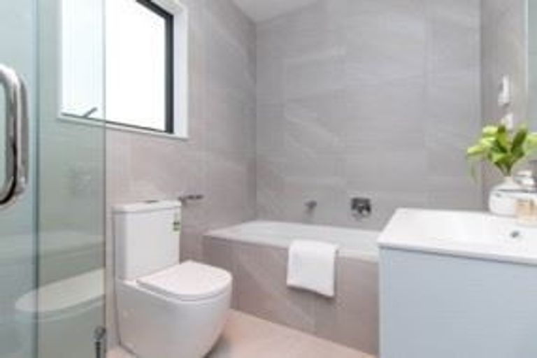 Photo of property in 12 Mamuku Drive, Massey, Auckland, 0614