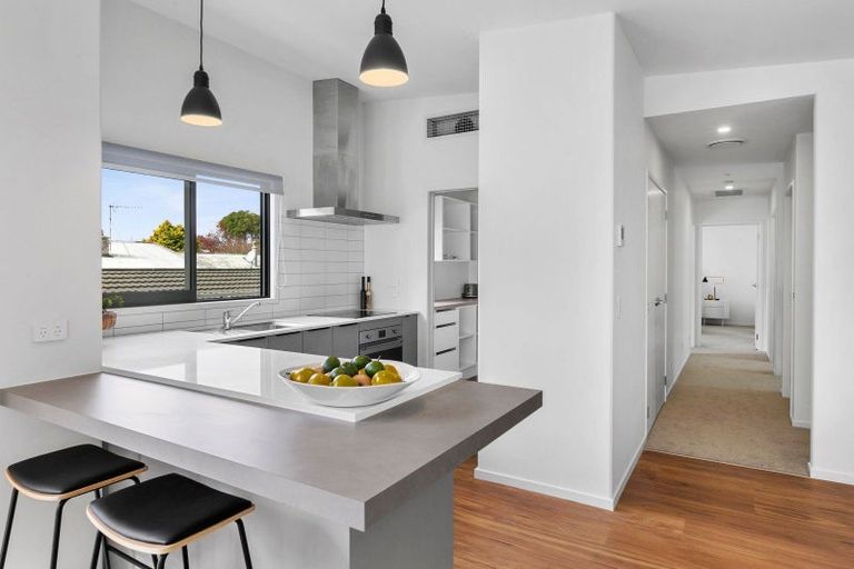 Photo of property in 15 Bulkeley Terrace, New Plymouth, 4310