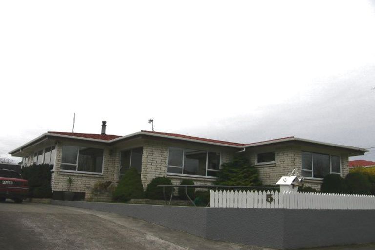 Photo of property in 5 Tararua Terrace, Cloverlea, Palmerston North, 4412