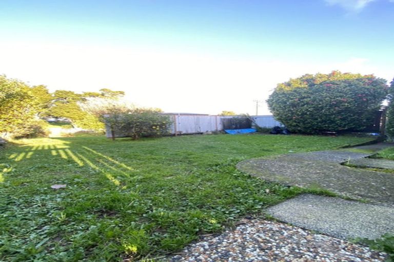 Photo of property in 26 Kaipatiki Road, Glenfield, Auckland, 0629