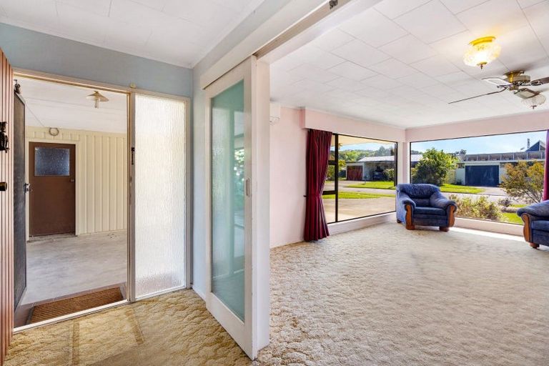 Photo of property in 19 Roskilda Crescent, Taradale, Napier, 4112