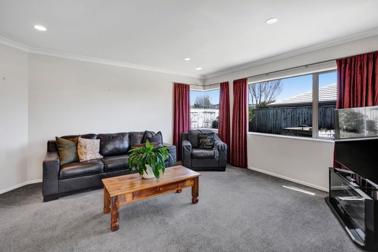 Photo of property in 20 Kahikatea Street, Inglewood, 4330