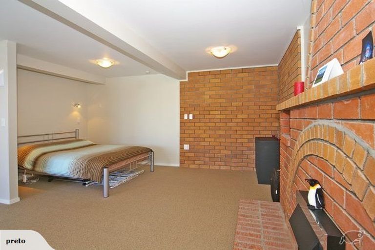 Photo of property in 77 View Road, Houghton Bay, Wellington, 6023