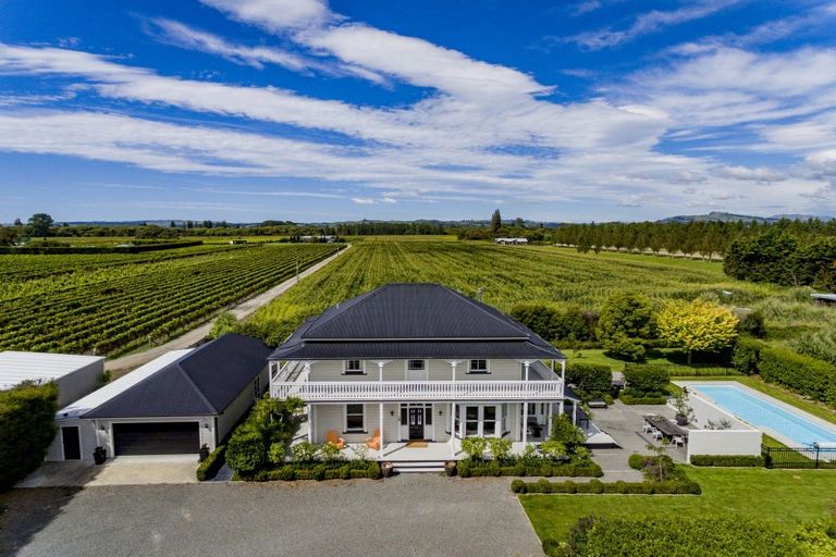 Photo of property in 340 Lawn Road, Clive, Hastings, 4180