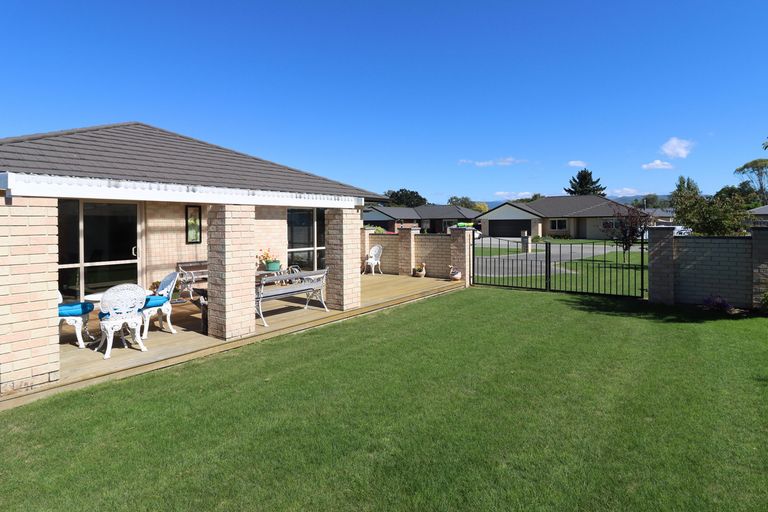 Photo of property in 4 Madison Street, Carterton, 5713