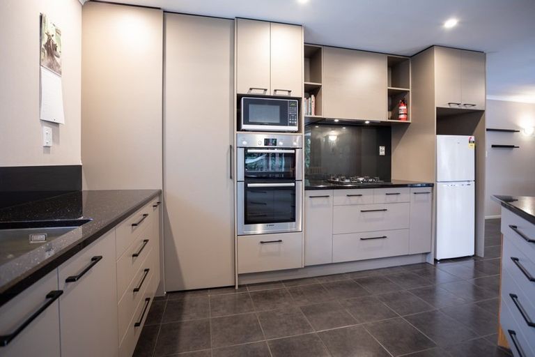 Photo of property in 7 Rothesay Place, Highbury, Palmerston North, 4412