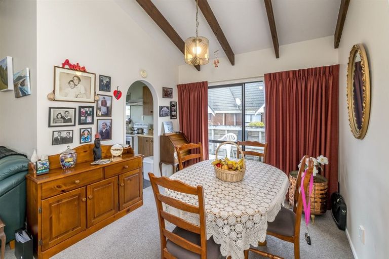 Photo of property in 6 Renata Road, Otaki, 5512