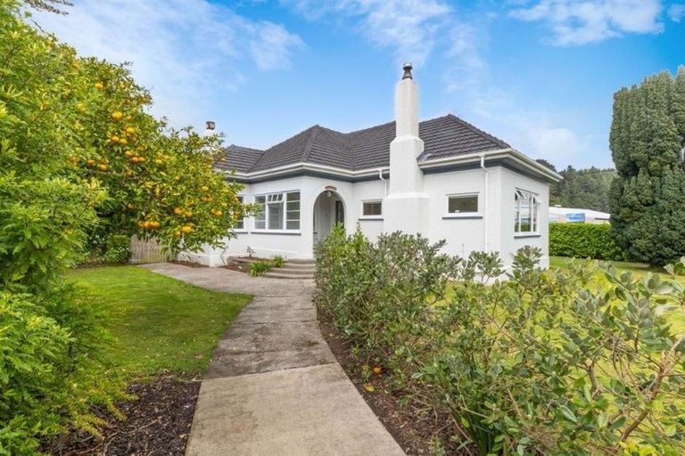 Photo of property in 2 Hinemoa Street, Paraparaumu, 5032