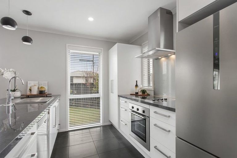 Photo of property in 33 Bradwell Crescent, Halswell, Christchurch, 8025