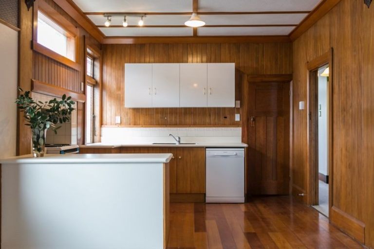 Photo of property in 78 Napier Terrace, Hospital Hill, Napier, 4110