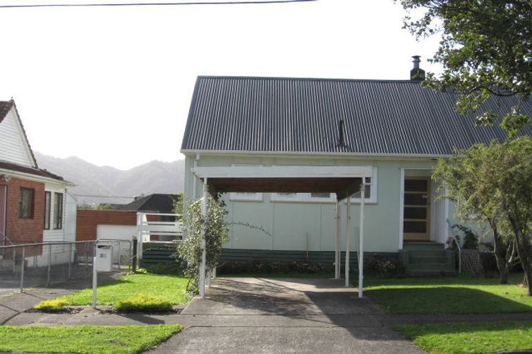 Photo of property in 26 Newcombe Street, Naenae, Lower Hutt, 5011