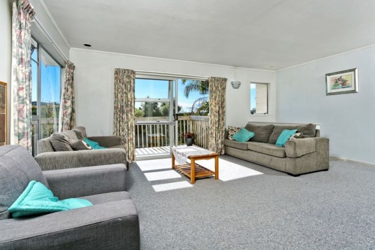 Photo of property in 93 John Downs Drive, Browns Bay, Auckland, 0630