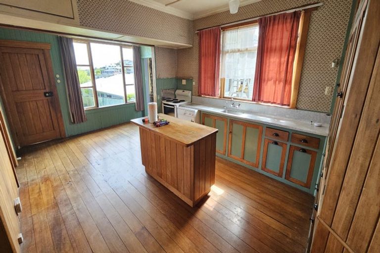 Photo of property in 24 Dorset Avenue, Westown, New Plymouth, 4310