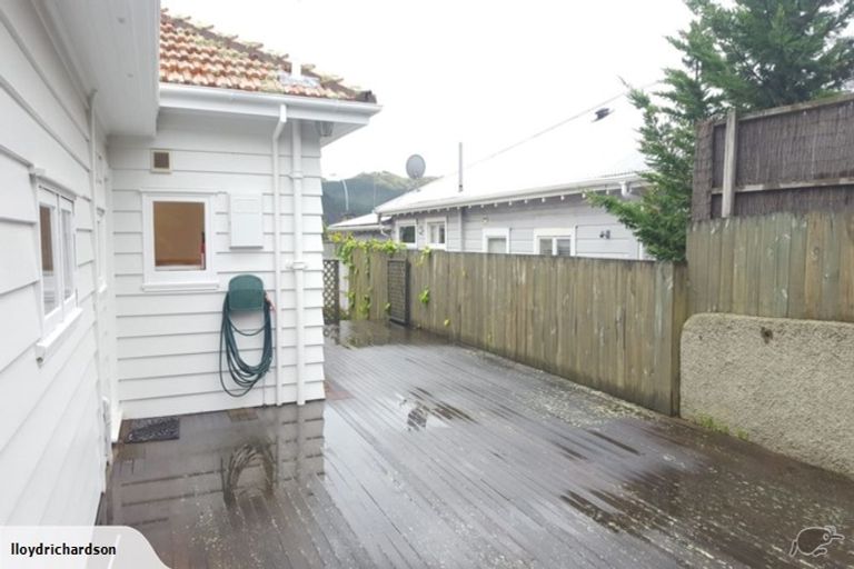 Photo of property in 93 Karori Road, Karori, Wellington, 6012