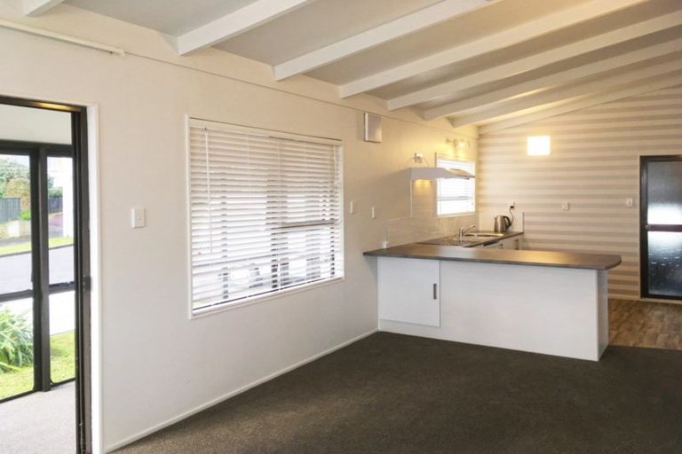 Photo of property in 10 Stuart Place, Blagdon, New Plymouth, 4310