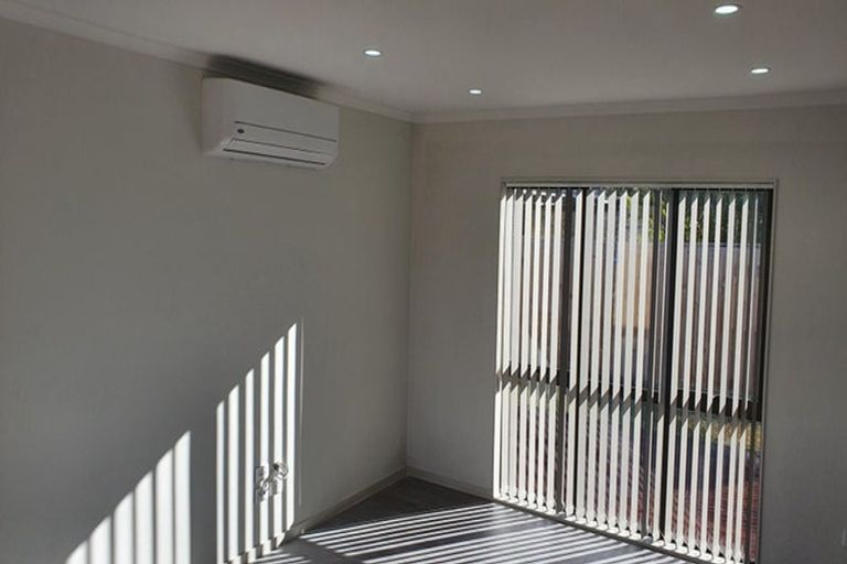 Photo of property in 28 Allen Street, Mangere East, Auckland, 2024