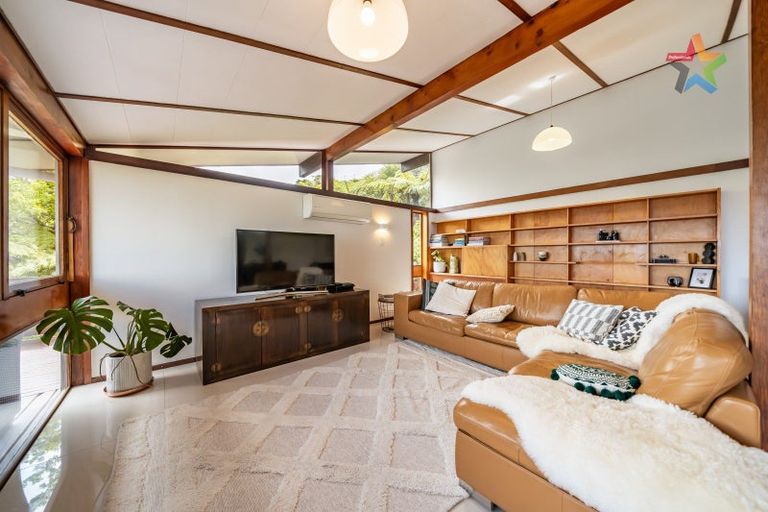 Photo of property in 117 Dowse Drive, Maungaraki, Lower Hutt, 5010