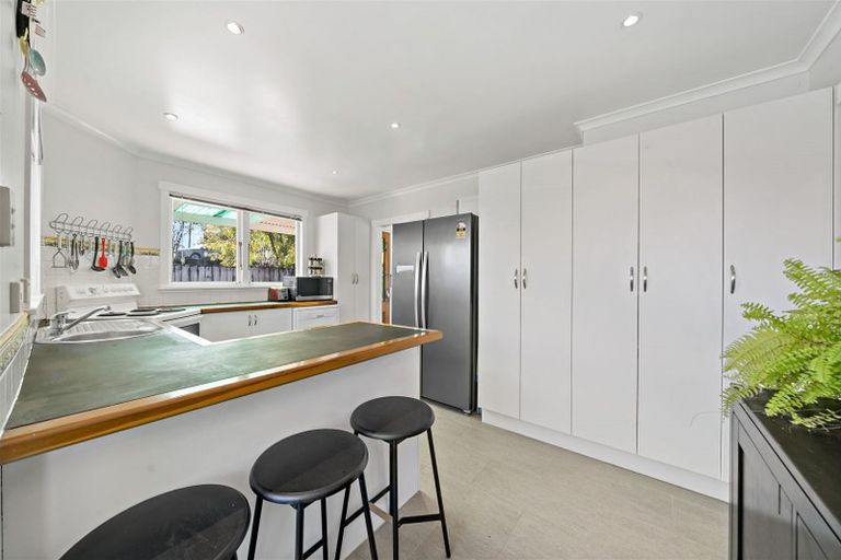 Photo of property in 140 Don Buck Road, Massey, Auckland, 0614