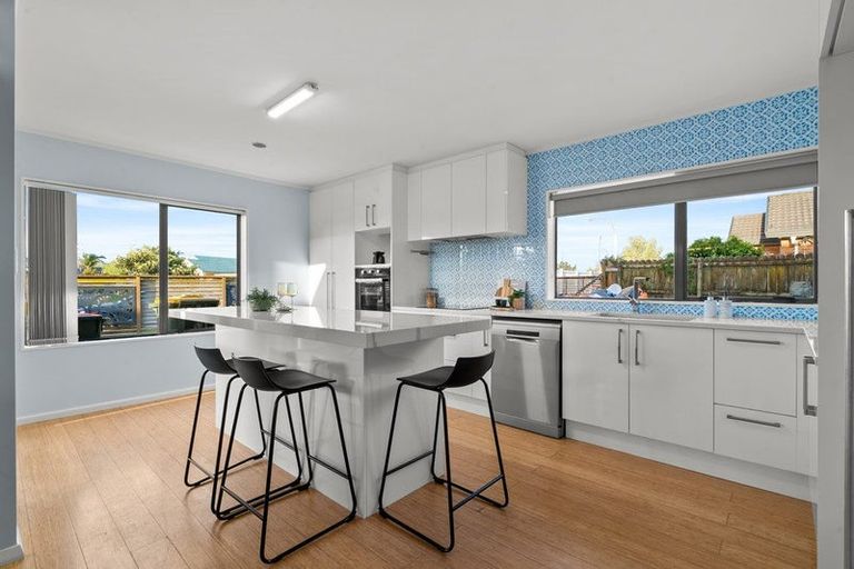 Photo of property in 6b Sheriff Place, Randwick Park, Auckland, 2105