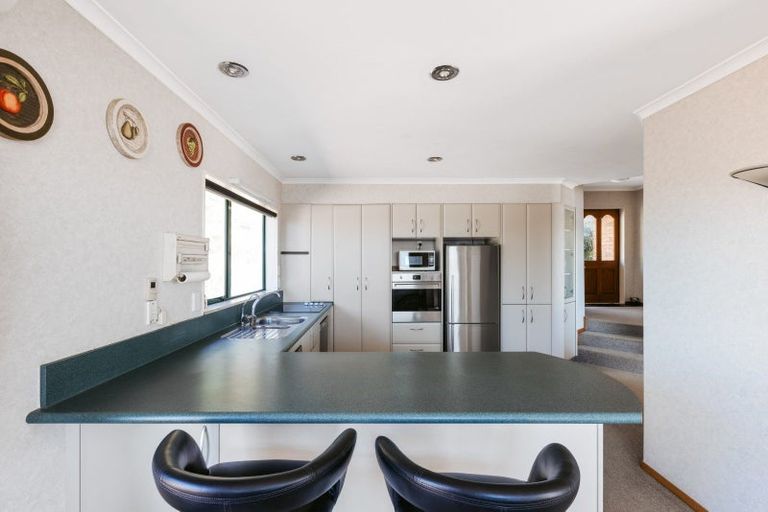 Photo of property in 32 Downing Place, Welcome Bay, Tauranga, 3112