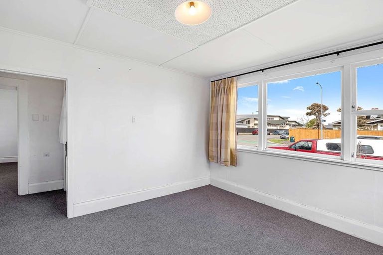 Photo of property in 21 Edgeware Road, Palmerston North, 4410