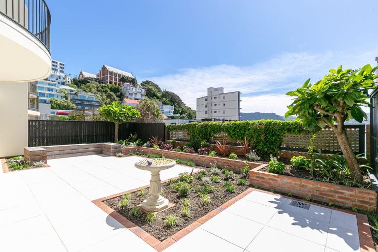 Photo of property in 3/22 Oriental Terrace, Oriental Bay, Wellington, 6011