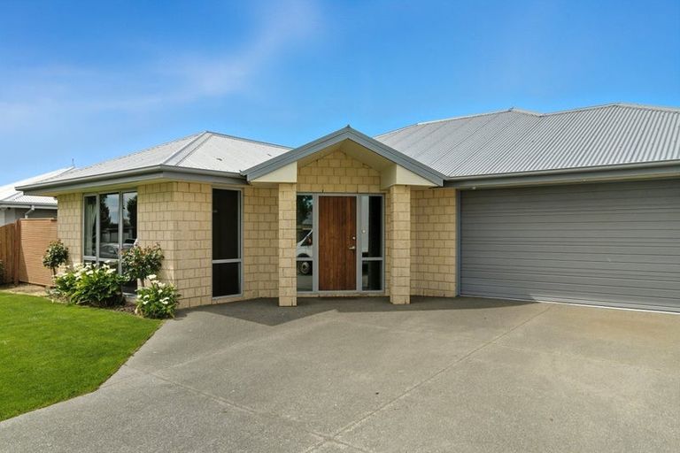 Photo of property in 15 Cridland Place, Halswell, Christchurch, 8025