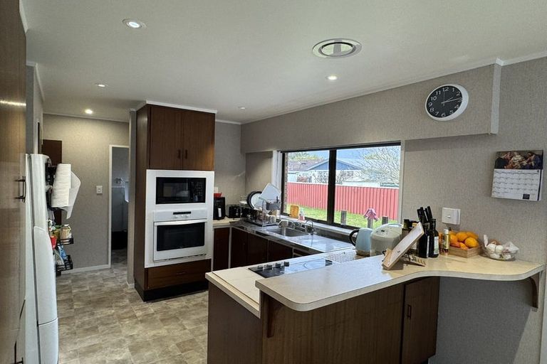 Photo of property in 8 Sandalwood Drive, Dinsdale, Hamilton, 3204