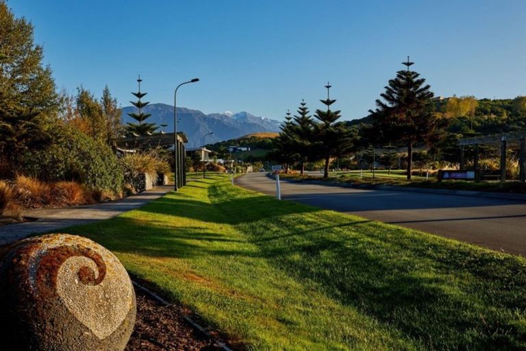 Photo of property in 13 Knowles Crescent, Kaikoura Flat, Kaikoura, 7371