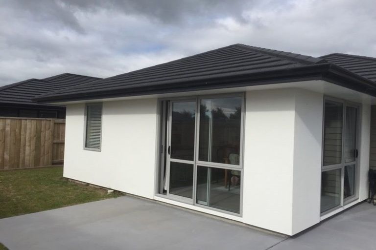 Photo of property in 22 Furlong Road, Papamoa, 3118