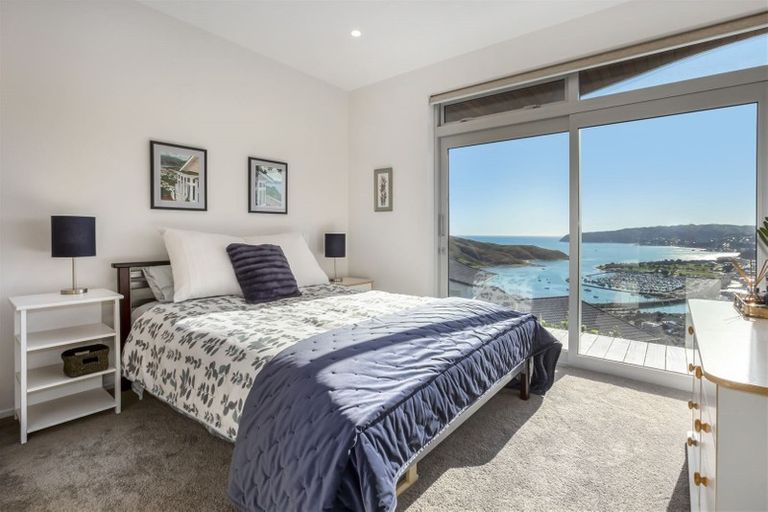 Photo of property in 10 Seascape View, Paremata, Porirua, 5024