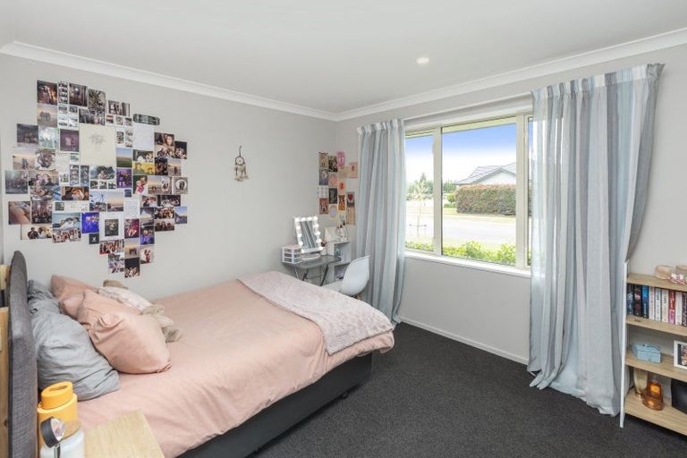 Photo of property in 2 Rossall Crescent, Rolleston, 7615